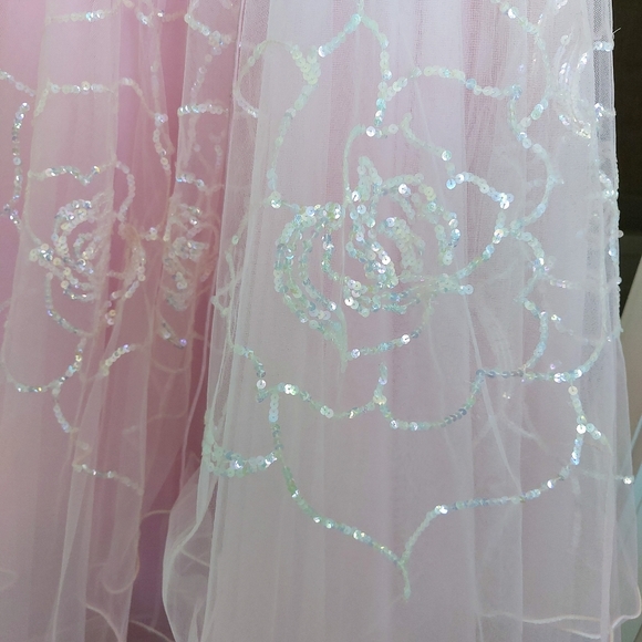 Beautiful Cache Gown🩰🛍 - Picture 6 of 17